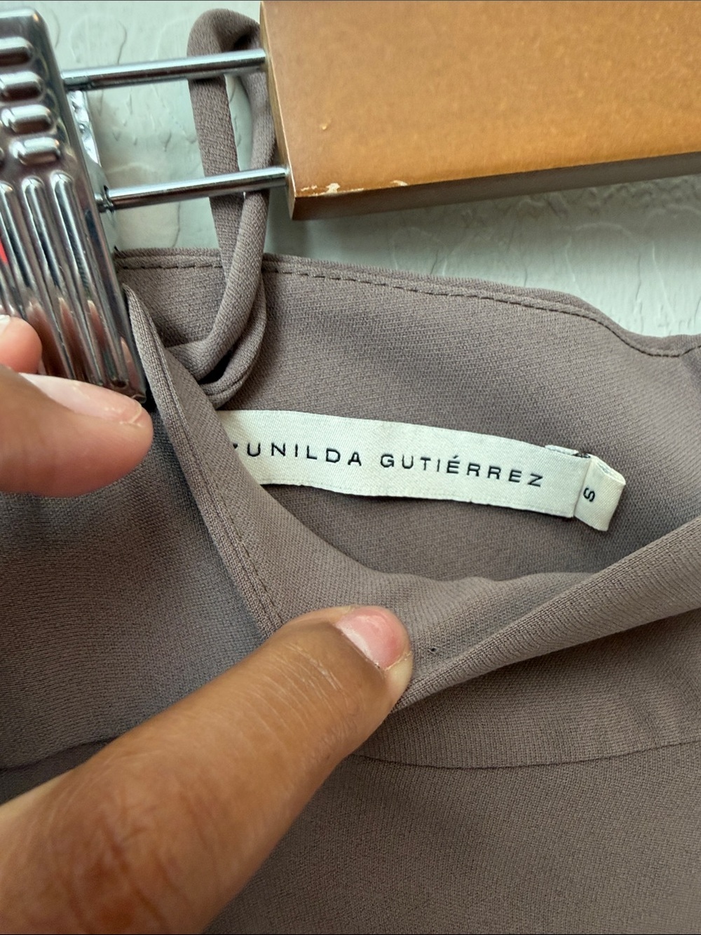 Zunilda Gutiérrez Taupe Wrap Midi Skirt Size Small - Picture 4 of 5